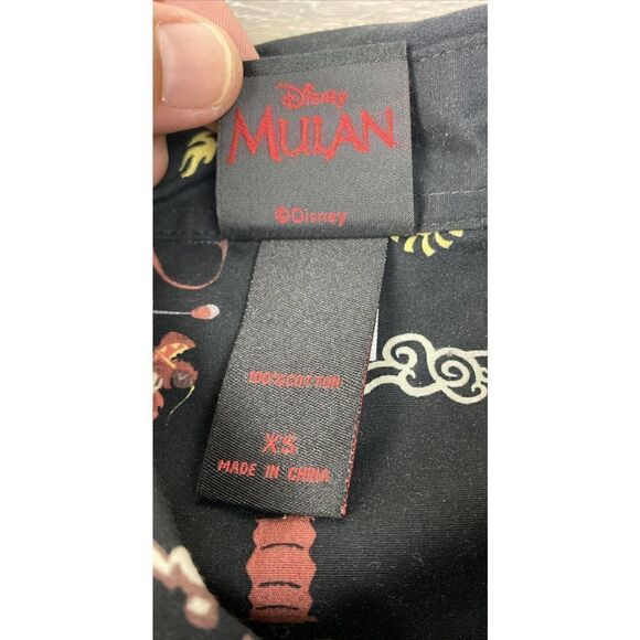 Our Universe Disney Mulan Icons Allover Print Woven Button Up Men's XS Rare EUC‎ - Picture 8 of 8